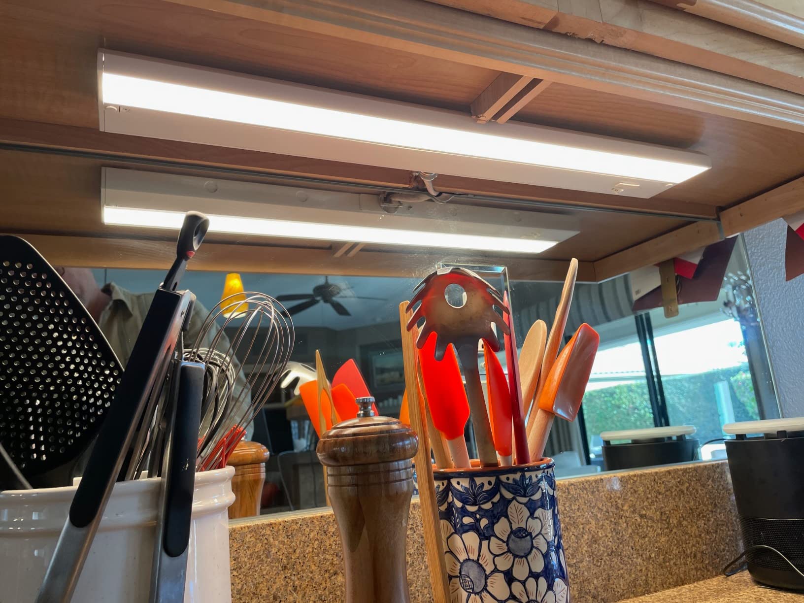 GETINLIGHT 12-Inch Linkable 3CCT LED Under Cabinet Light, Hardwired/Plug-in customer photo 1