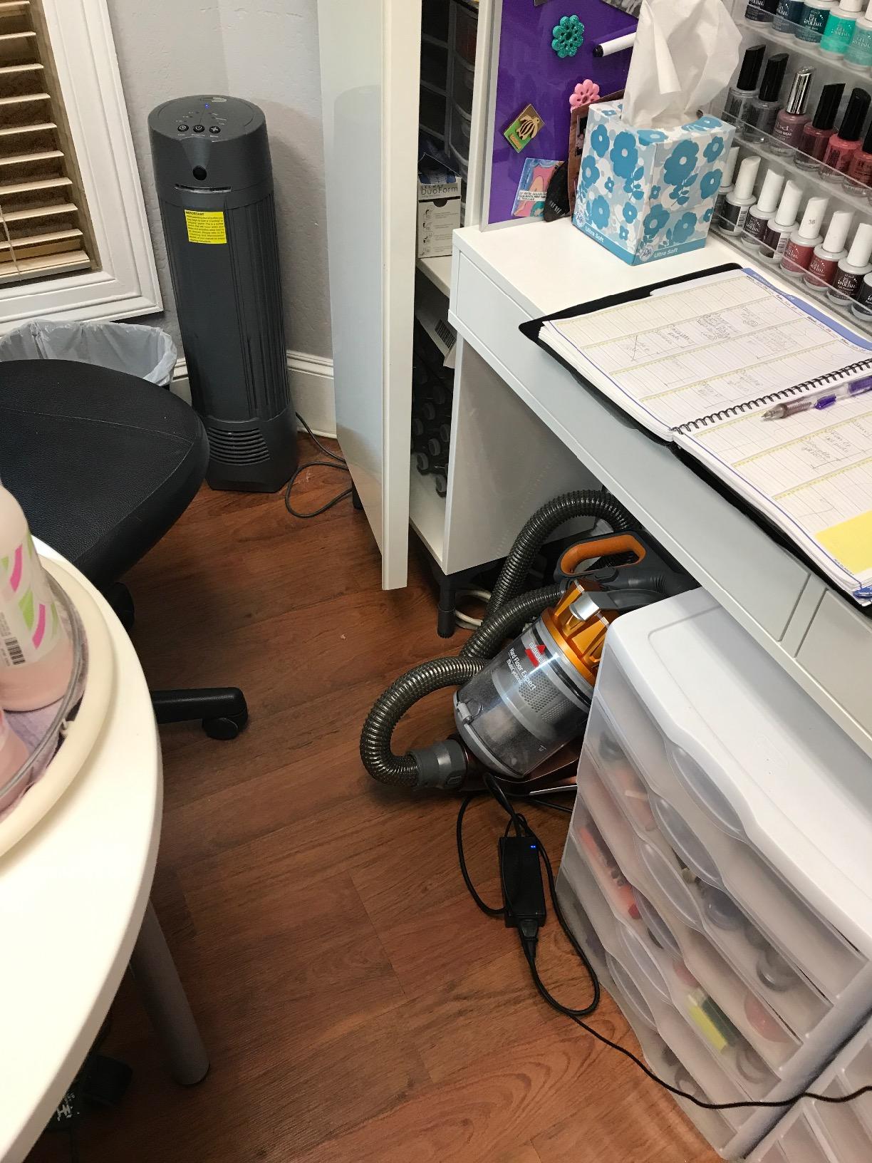 Bissell Hard Floor Expert Multi-Cyclonic Bagless Canister Vacuum, 1547 - Corded customer photo 1