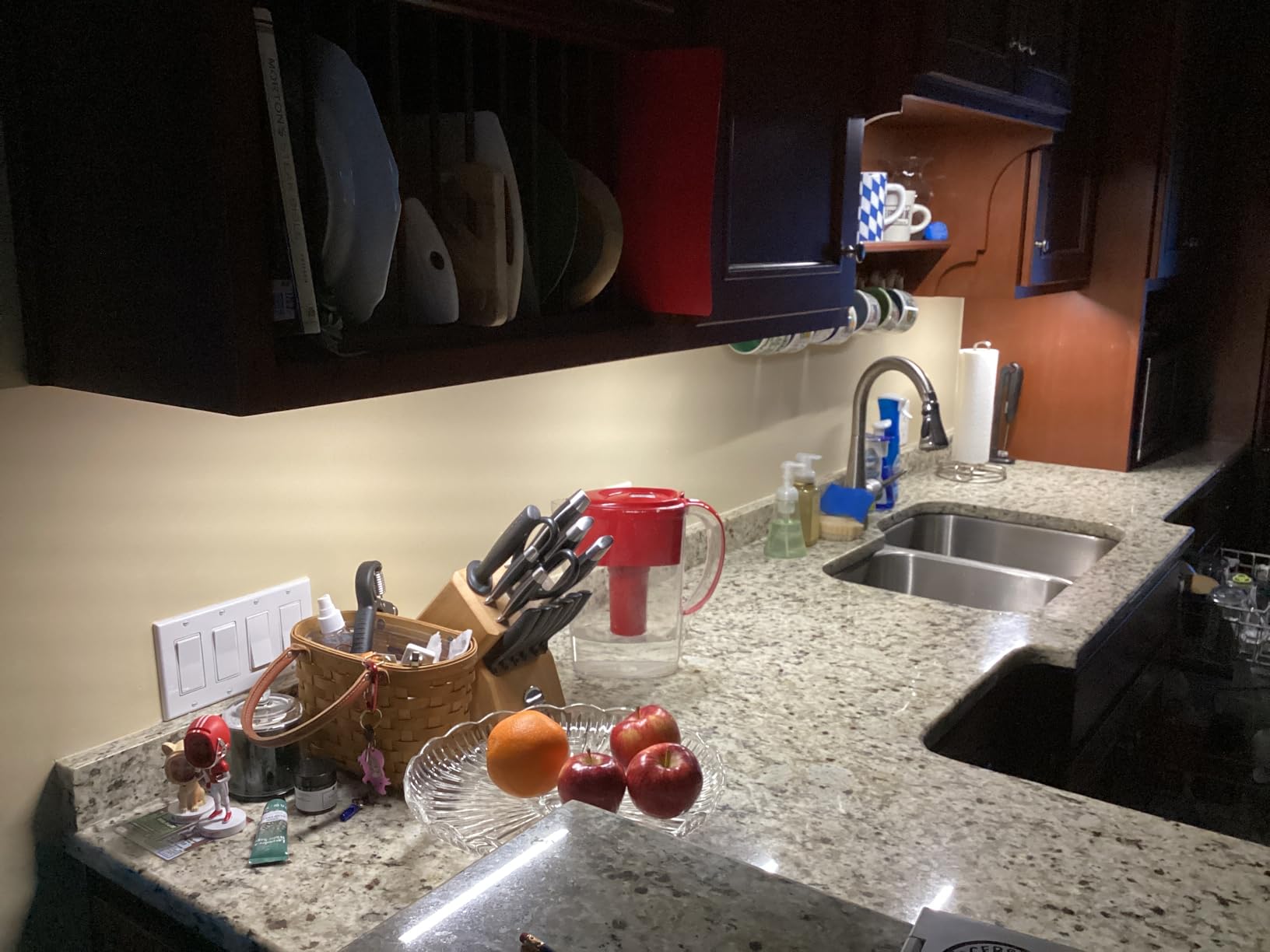 Litever Kitchen Under Cabinet LED Lighting Kit Plug-in, Super Bright, 6 PCS 12 Inches Light Bars, Daylight White, 31W 2000 Lumen, Perfect for Kitchen Cabinet Counter Shelf-(6 Bars Kit-5000K) customer photo 1