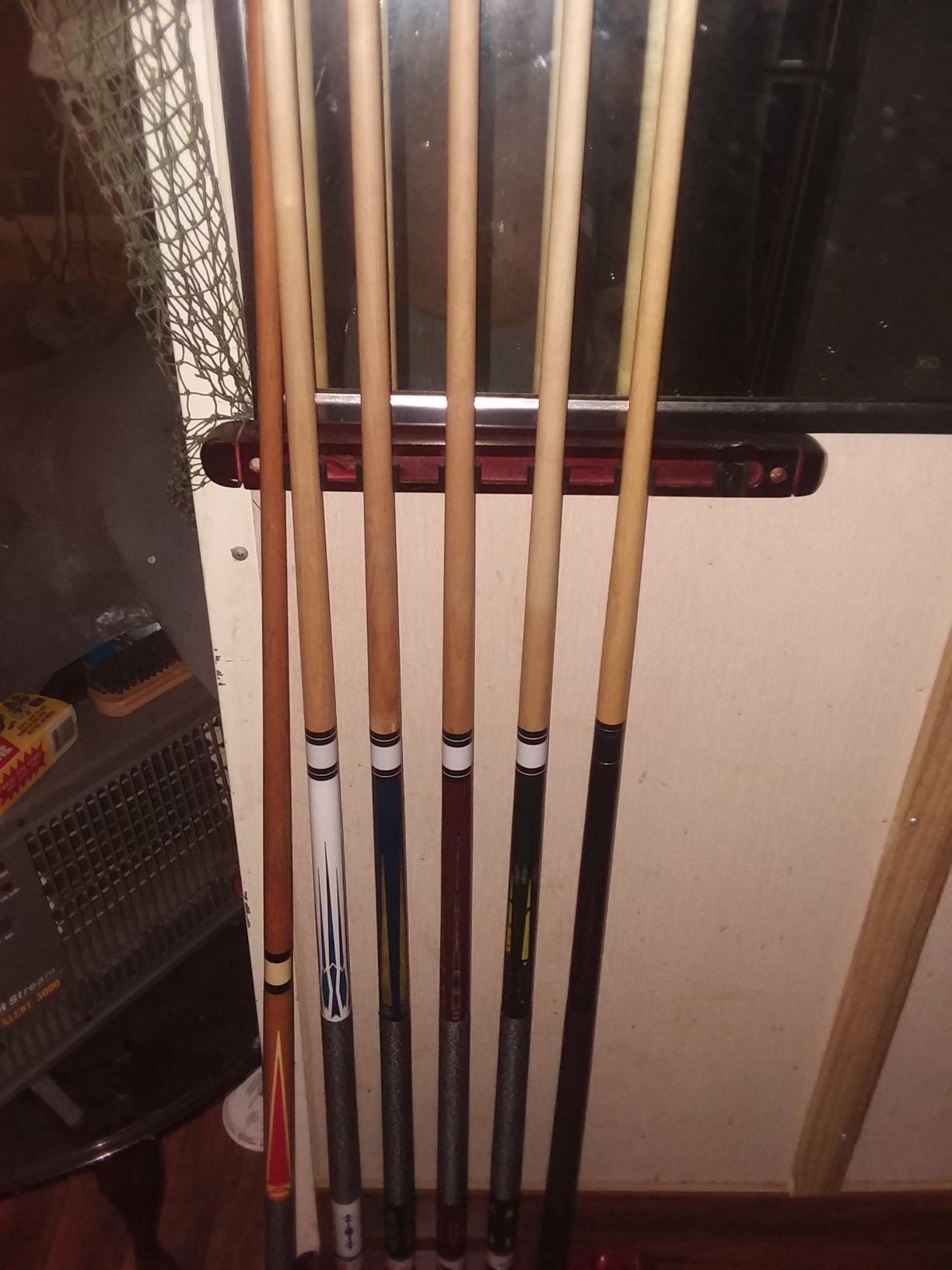 Set of 4 Pool Cues New 58