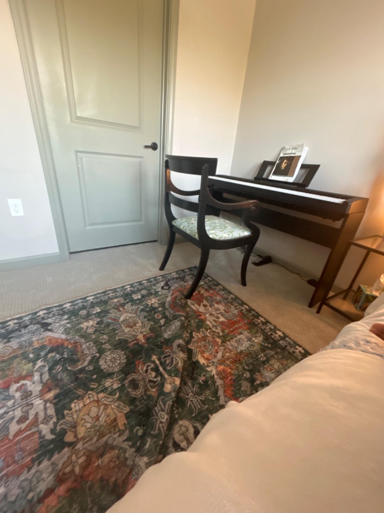 Yamaha P71 88-Key Weighted Action Digital Piano with Sustain Pedal and Power Supply (Amazon-Exclusive) customer photo 2