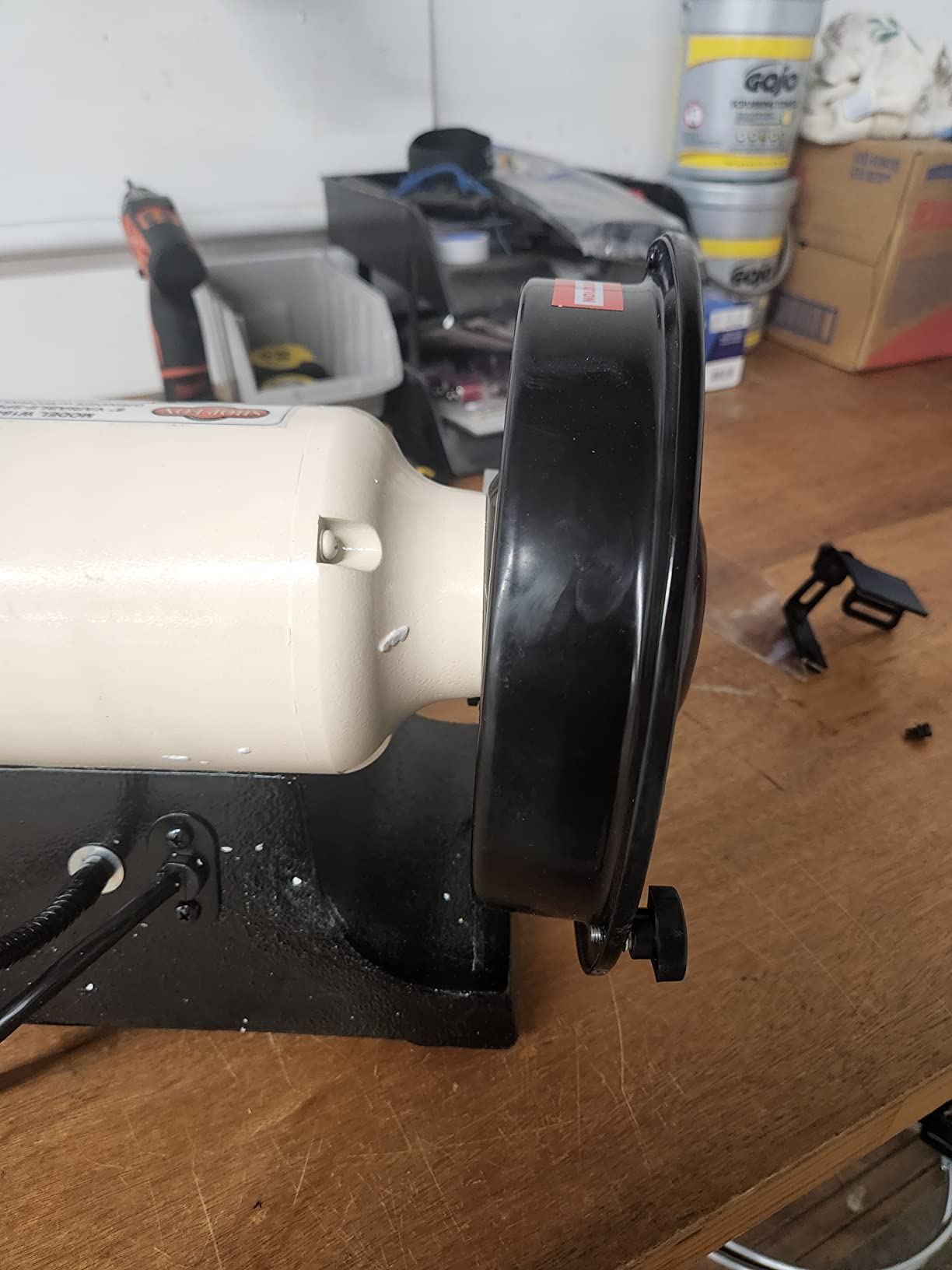 Shop Fox W1840 Variable-Speed Grinder with Work Light, 8