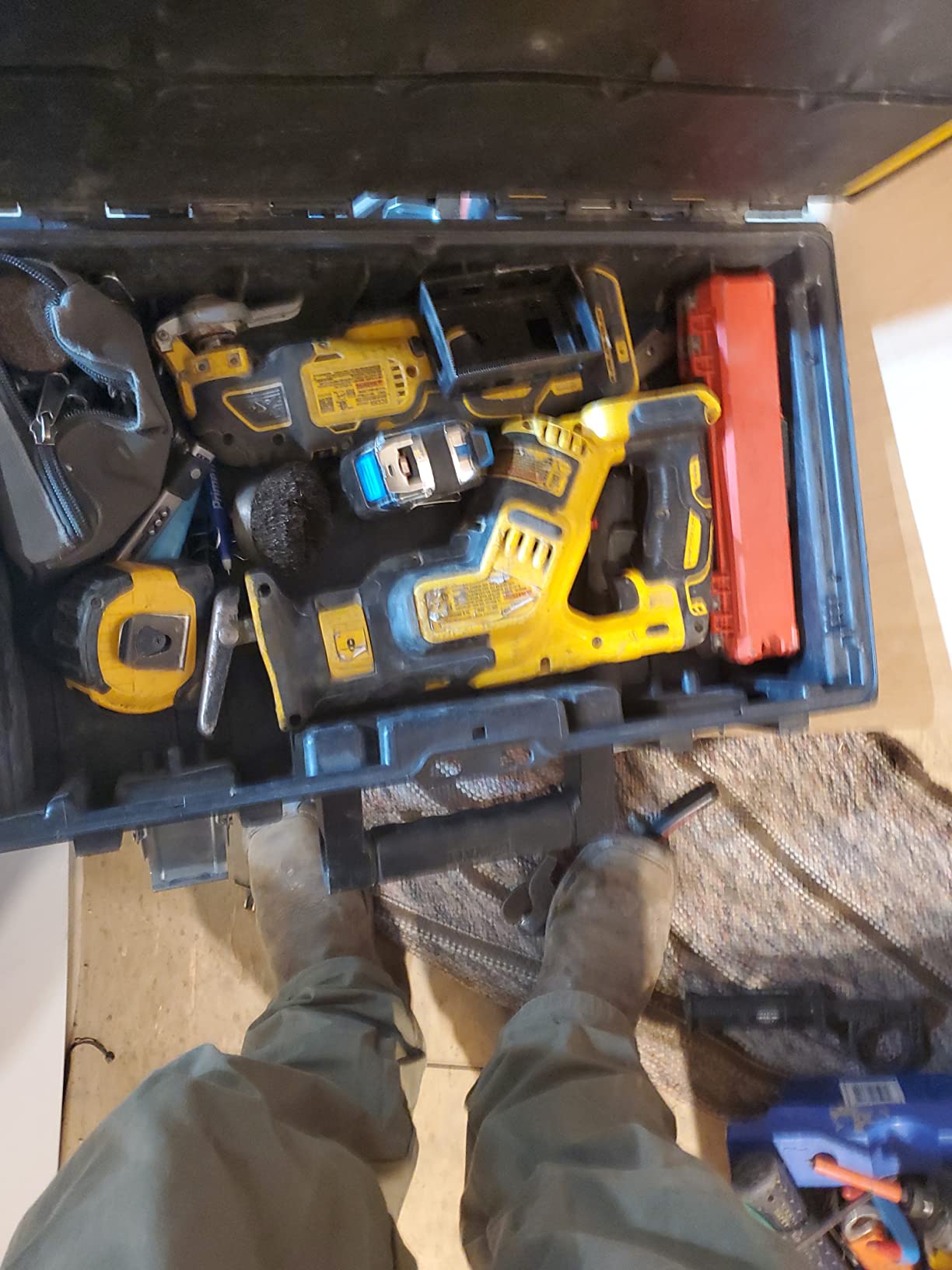 DEWALT 20V MAX XR Reciprocating Saw Cordless, Brushless, Compact, Variable Speed, Pivoting Head, LED Light, Tool Only (DCS367B) customer photo 2