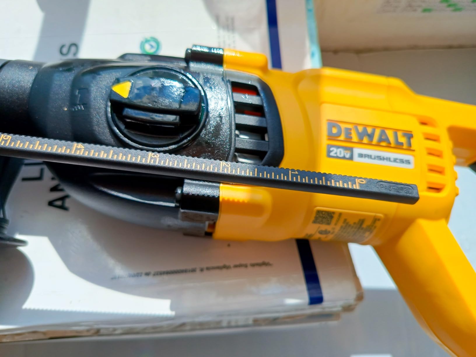DEWALT 20V MAX SDS Plus 1 Inch Cordless Rotary Hammer with D-Handle, Bare Tool Only (DCH133B) customer photo 1