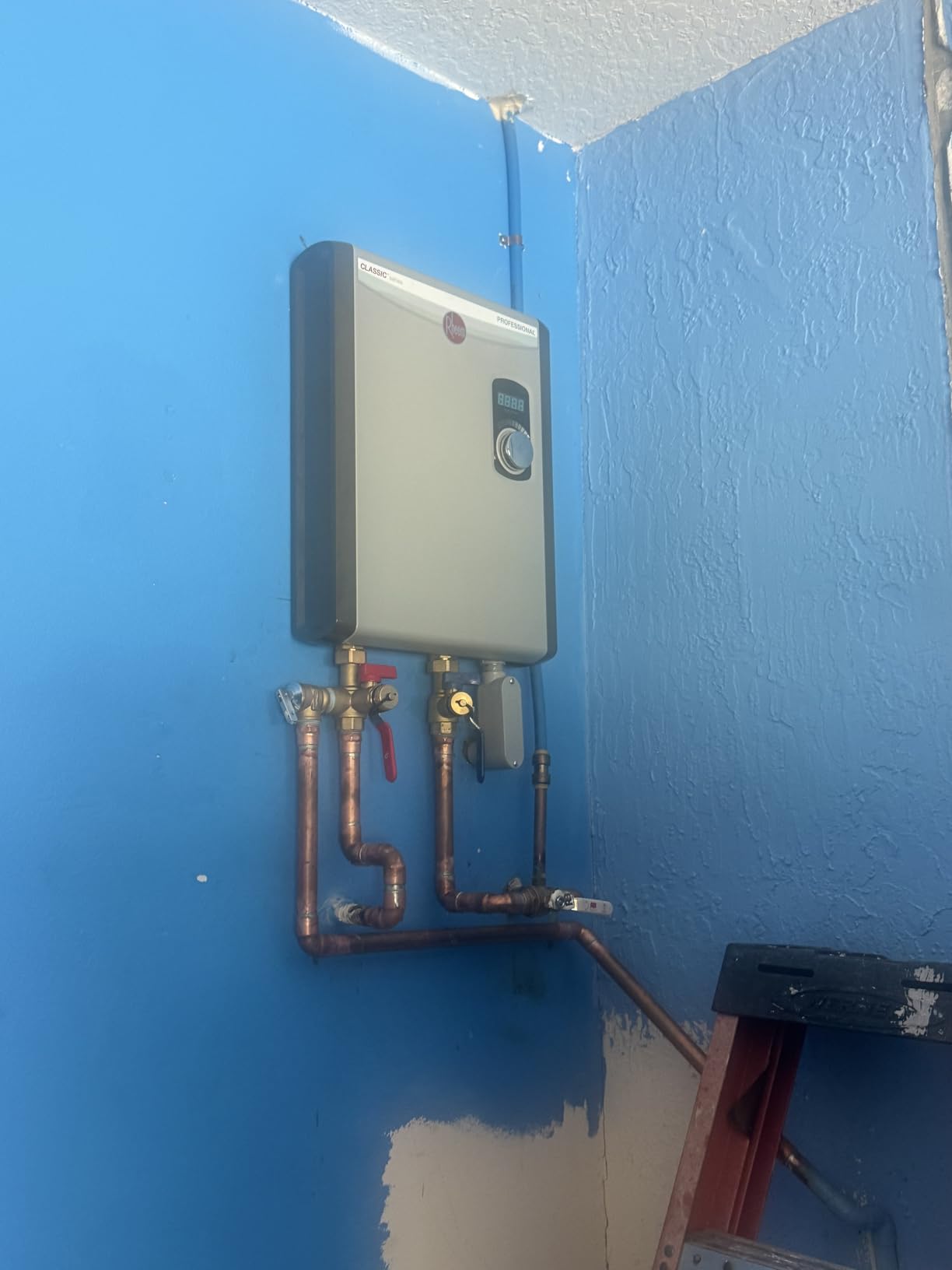 Rheem 8kW Multi Fixture Tankless Electric Water Heater - 240V customer photo 1