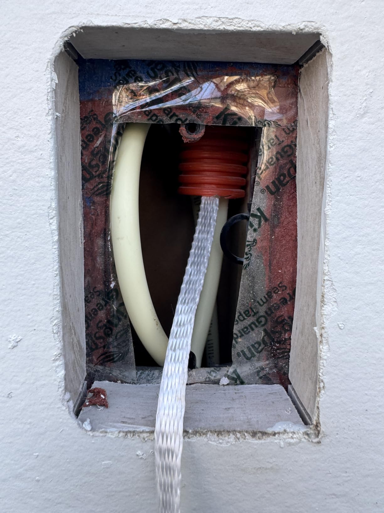 Southwire Non-Conductive Fish Tape - Ensures Safe Pulls in Live Conduit - Spiral Extruded Polymer - Low Friction - Rust Resistant - Flexible Design - 125 ft x 4.5 mm customer photo 1