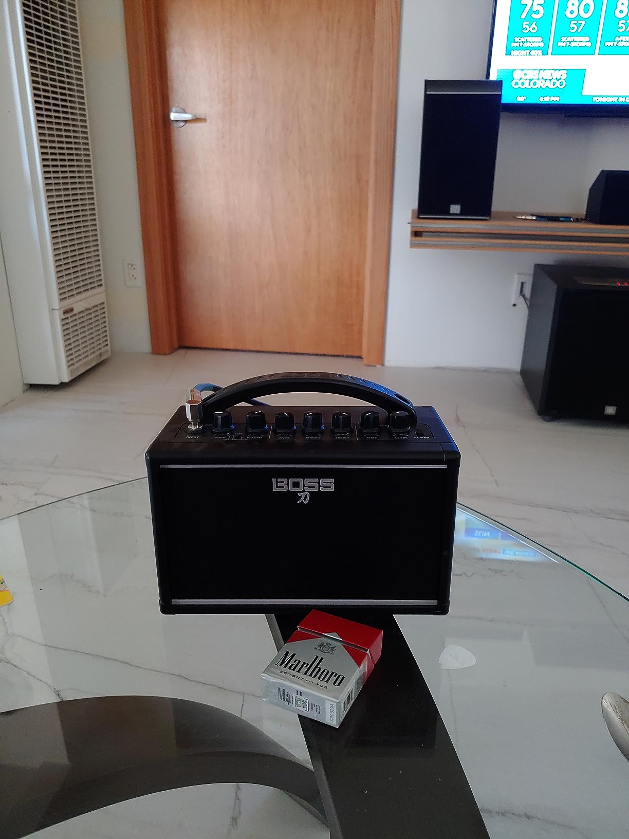 Boss Katana Mini 7-Watt Combo Amp | Ultra-compact, Travel-ready customer photo 1
