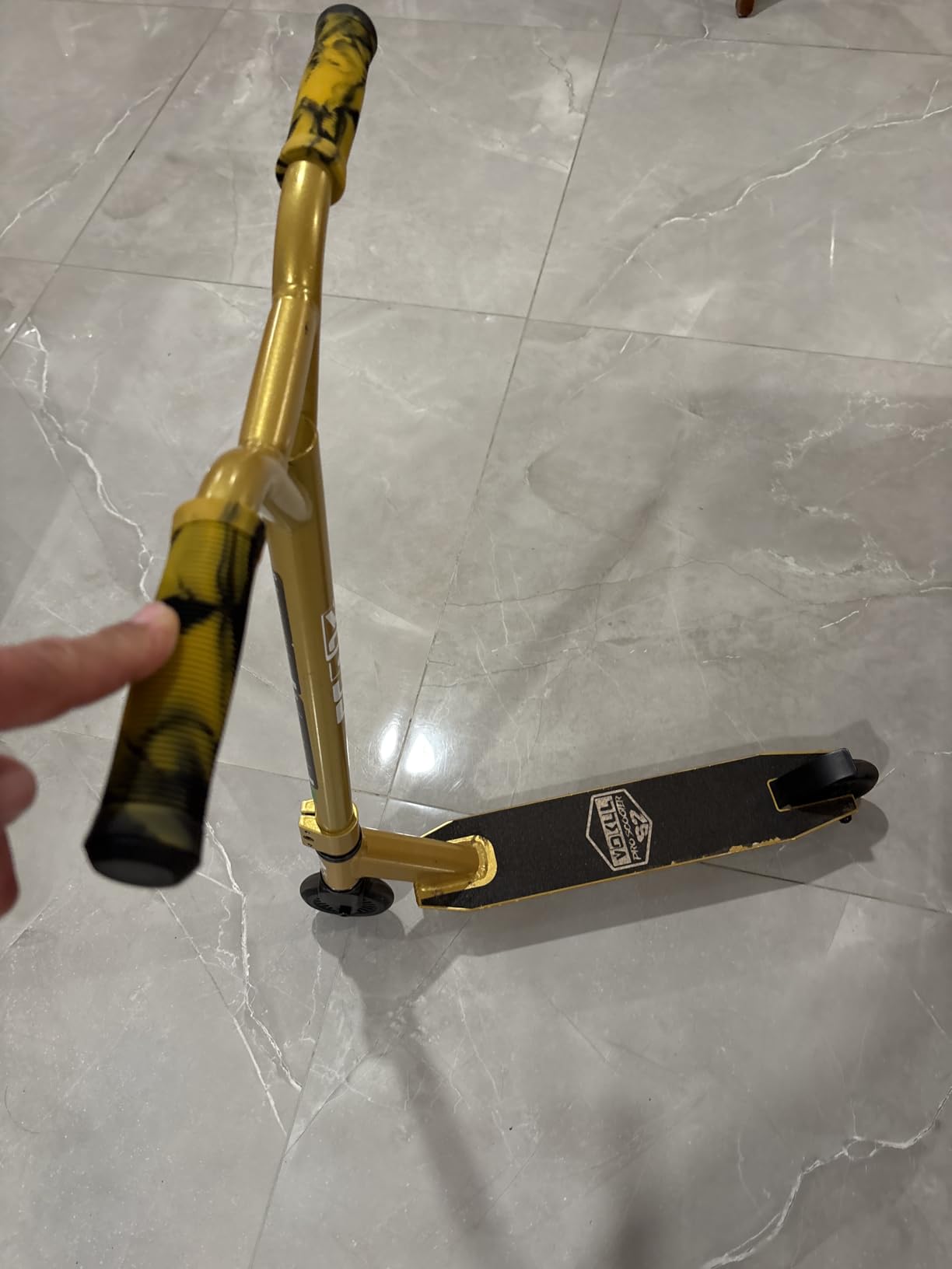 VOKUL Complete Pro Scooter for Kids Boys Girls Teens Up 6 Years - Freestyle Tricks Pro Stunt Scooter - High Performance Gift for Skatepark Street Tricks customer photo 2