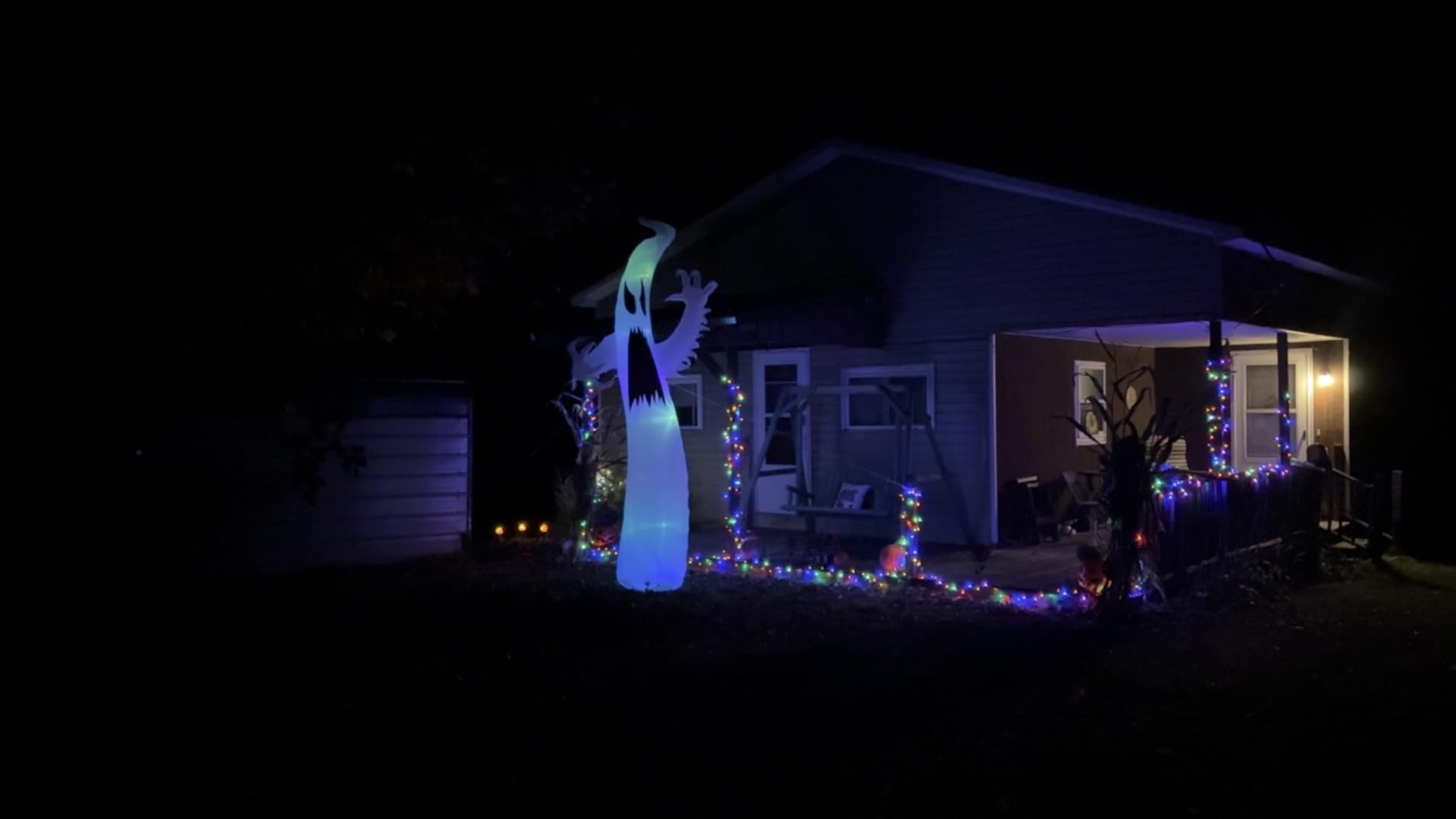 [3-Colored Flashing LED Lights] 12FT Giant Halloween Inflatables Ghost customer photo 1