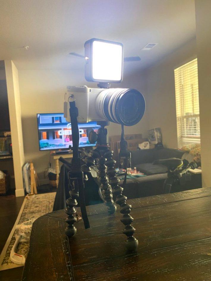 Joby GorillaPod Compact Tripod Kit with Ballhead for Mirrorless Cameras up to 2.2 lbs. Black/Charcoal. customer photo 1
