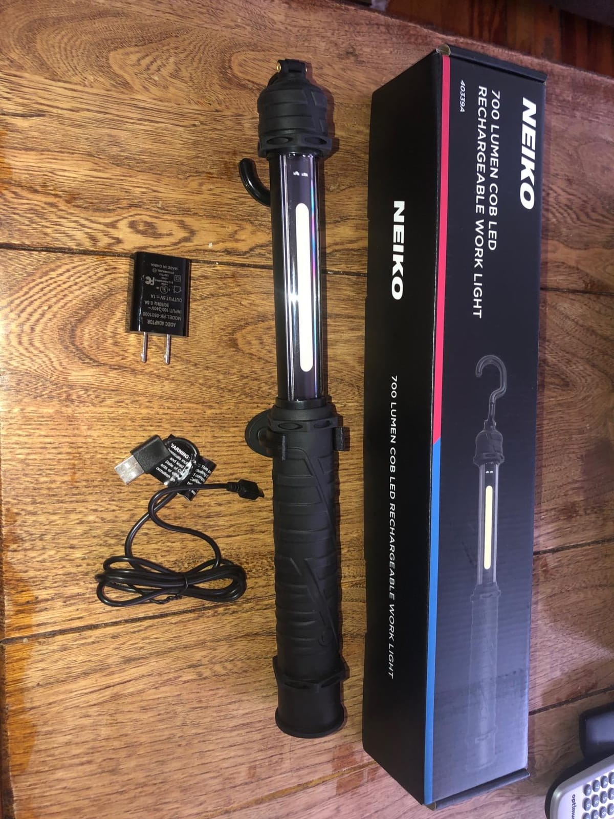NEIKO 40339A Cordless COB LED Work Light with Rechargeable 4,400-mAh Li-ion Battery, Up to 11.5 Hours of Run Time, Max Brightness 1000 Lumens customer photo 1