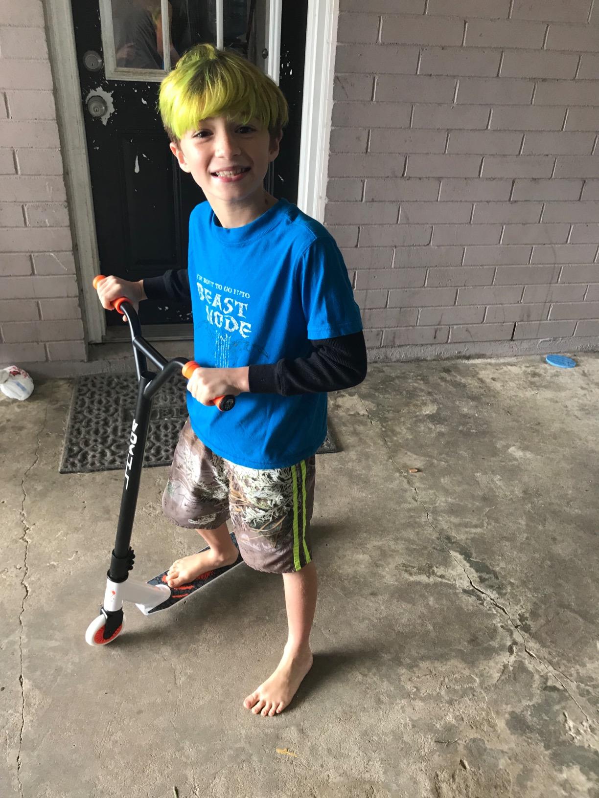 VOKUL Complete Pro Scooter for Kids Boys Girls Teens Up 6 Years - Freestyle Tricks Pro Stunt Scooter - High Performance Gift for Skatepark Street Tricks customer photo 1