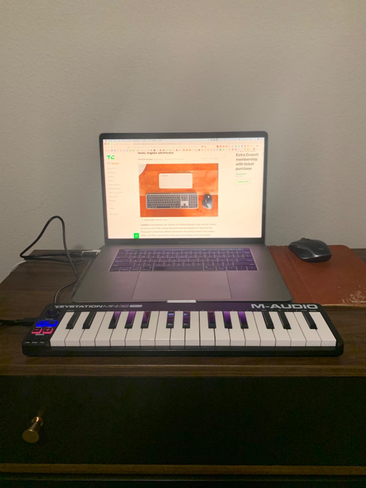 M-AUDIO Keystation Mini 32 MK3 USB MIDI Controller | Portable Mini Keyboard, 32 Velocity-Sensitive Keys, and Bundled DAW Recording Software customer photo 1