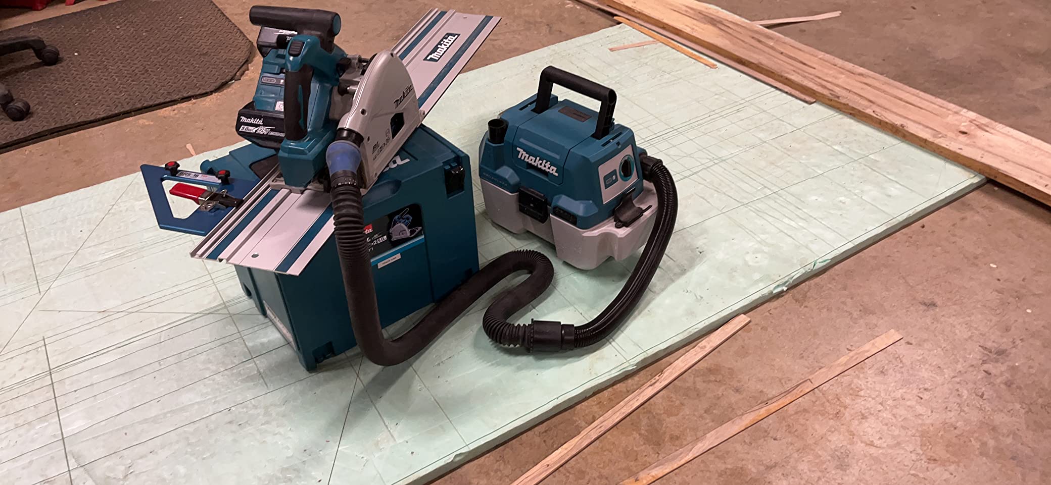 Makita XCV11Z 18V LXT Lithium-Ion Brushless Cordless 2 Gallon HEPA Filter Portable Wet/Dry Dust Extractor/Vacuum, Tool Only customer photo 2