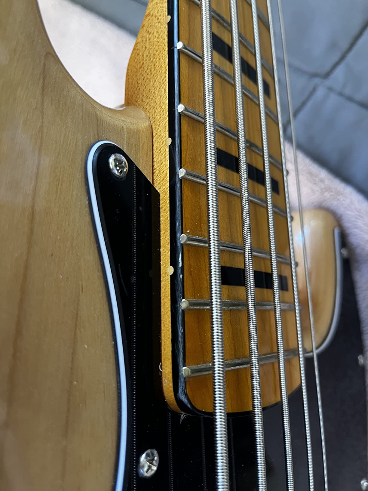 Squier Classic Vibe 70s 5-String Jazz Bass, Natural, Maple Fingerboard customer photo 2
