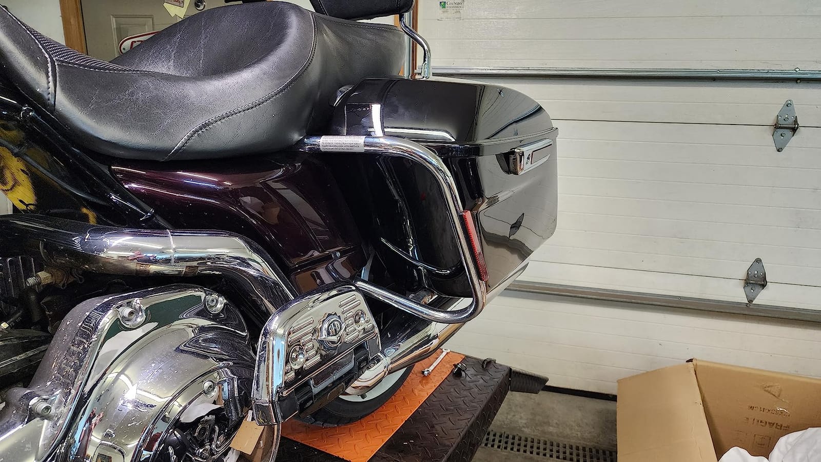 TCT-MOTORPARTS Hard Saddlebags w/Chrome Latches Keys Fit for Harley Touring Road King Street Road Electra Glide 2014-Later customer photo 2