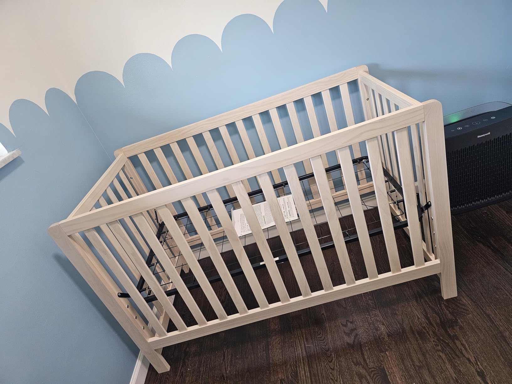 DaVinci Carter's Colby Low-Profile 4-in-1 Baby Crib, Washed Natural | GREENGUARD Gold Certified, Converts to Toddler Bed, Daybed & Full-Size Bed, 4 Adjustable Mattress Heights - Easy to Assemble customer photo 2