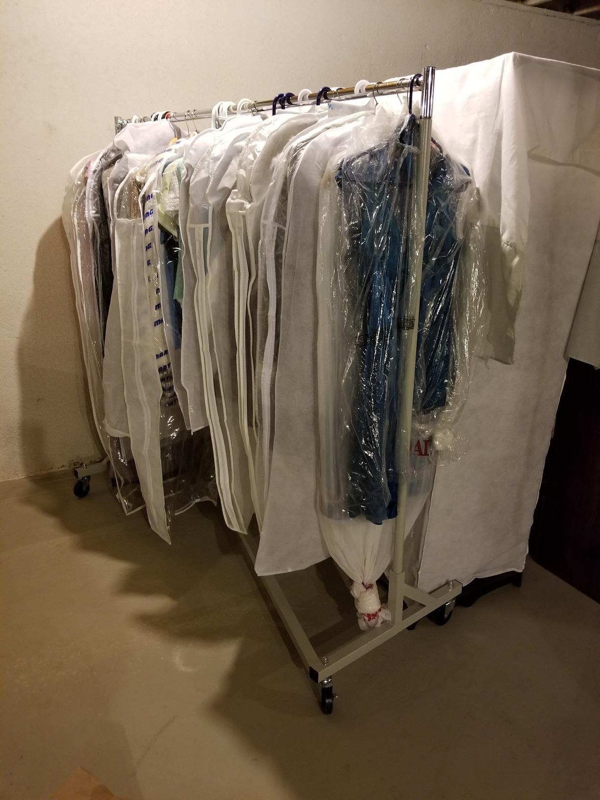Simple Houseware Industrial Grade Z-Base Garment Rack, 63