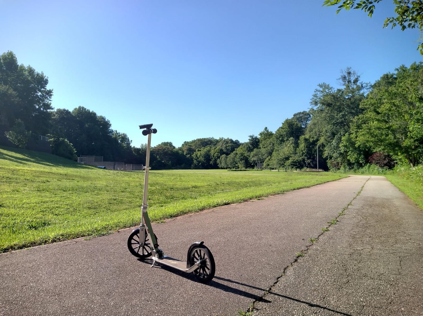 Razor Scooter A6 Model Kick Scooter | Classic Manual Standup | 254mm Wheels; Fastest, Smoothest Ride; Convenient Folding Mechanism | Iconic Wheeled Ride-On For Kids Age 8+ customer photo 1