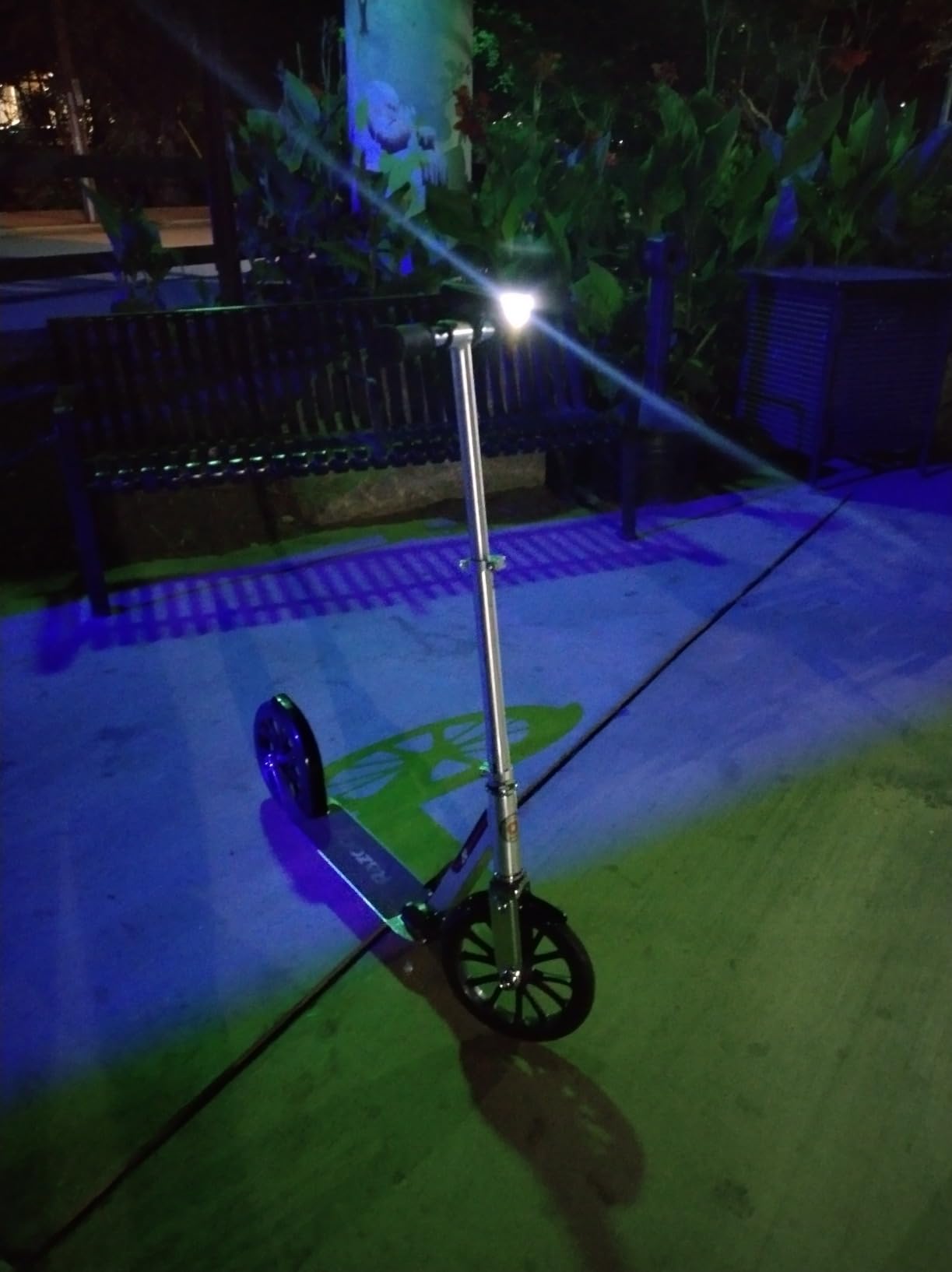 Razor Scooter A6 Model Kick Scooter | Classic Manual Standup | 254mm Wheels; Fastest, Smoothest Ride; Convenient Folding Mechanism | Iconic Wheeled Ride-On For Kids Age 8+ customer photo 2