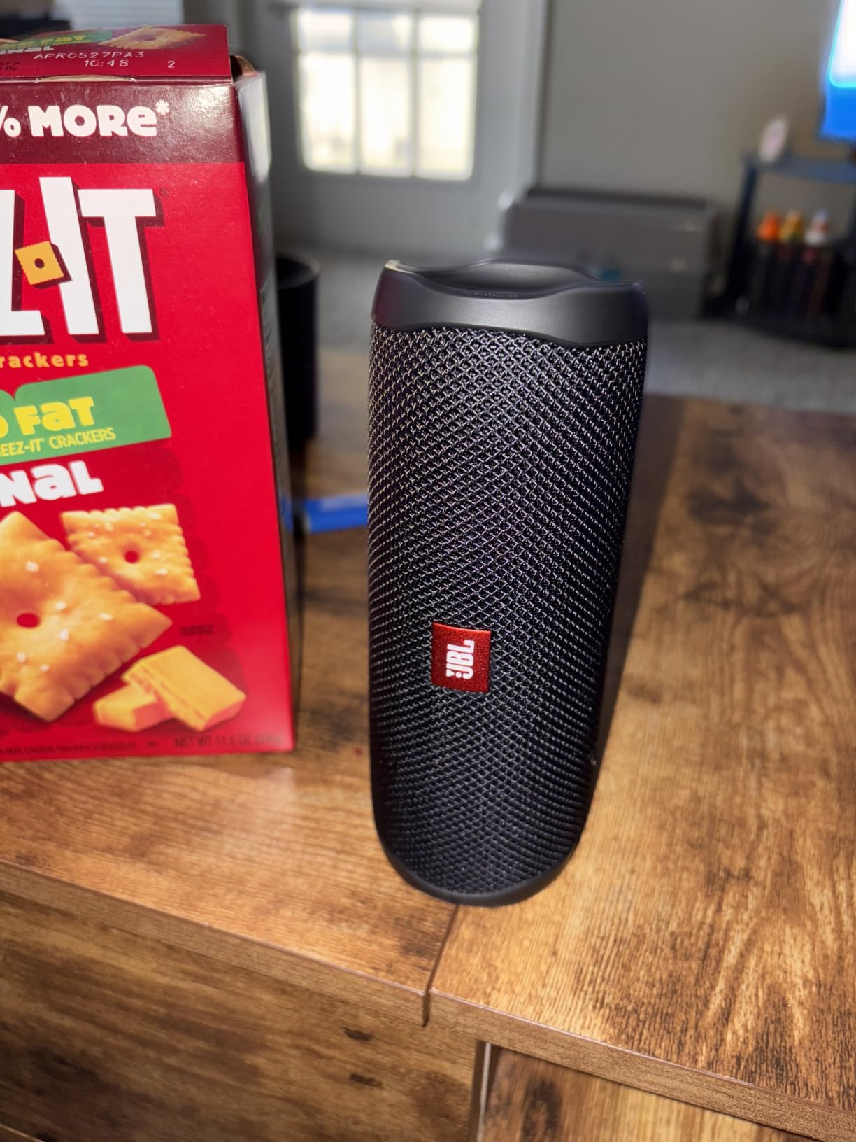 JBL FLIP 5, Waterproof Portable Bluetooth Speaker, Black, Small | Sounds better than ever, Bring the party anywhere, Make a splash with IPX7 waterproof design customer photo 1