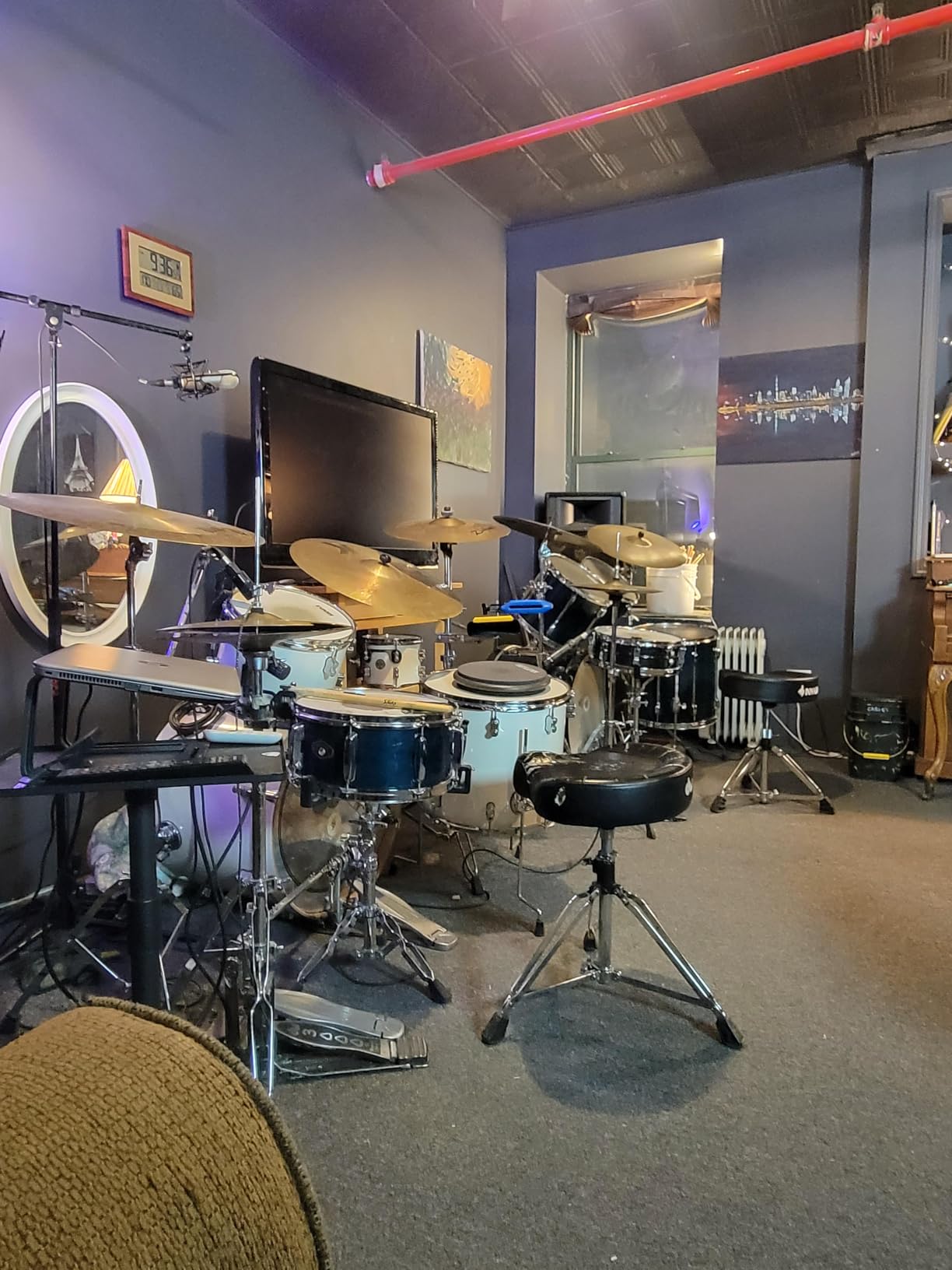 Donner Drum Throne Set, Padded Seat Height Adjustable Drum Stool for Adults, 5A Drumsticks Included customer photo 2