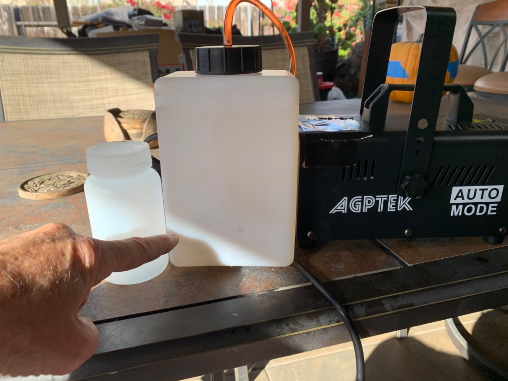 AGPTEK Fog Machine, 12 Colors, 600W Smoke Machine, Low Fluid Auto Shutoff | 4000CFM, Auto Mode&Wireless Remote, RGB Effect, Dry Run Protect, Wedding, Halloween, Party, DJ Stage, Indoor&Outdoor Use customer photo 1