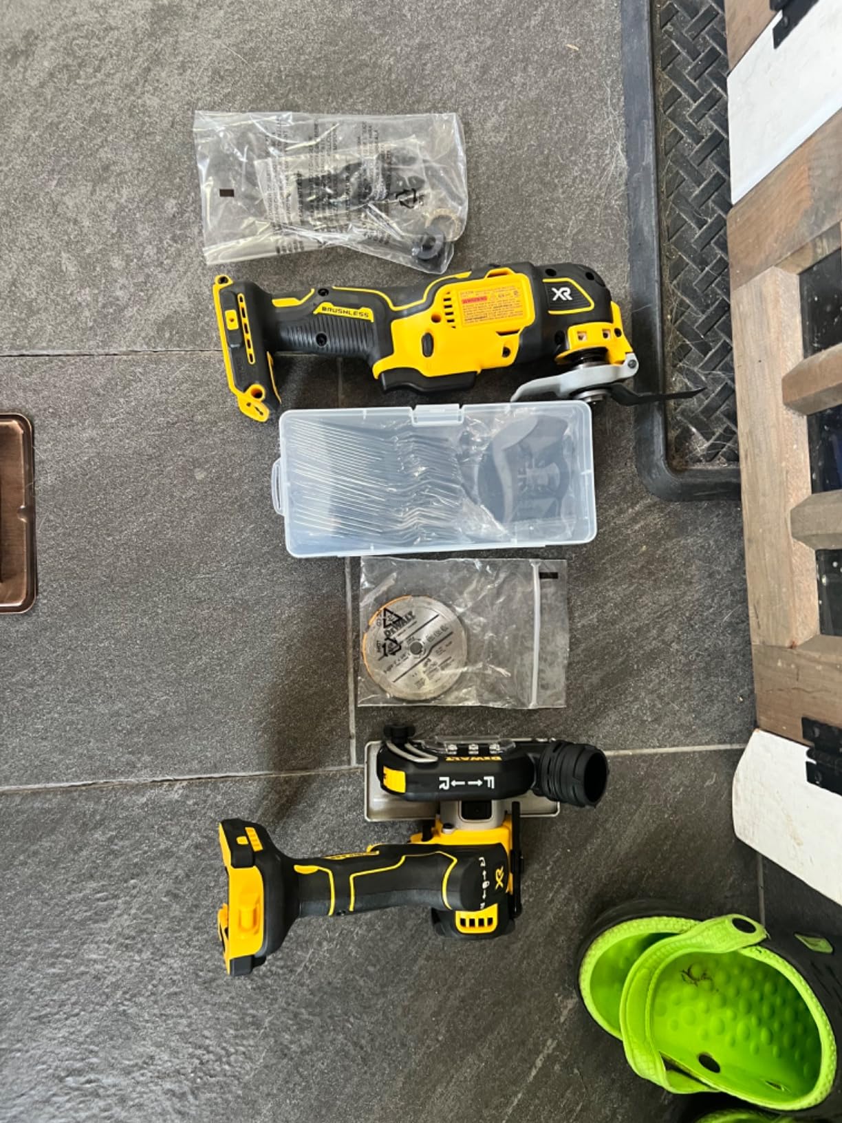 DEWALT 20V MAX XR Oscillating Multi-Tool Cordless, Variable Speed Brushless Motor Multitool with LED Light, Extended Runtime, Includes Two Wood Cutting Blades, Tool Only (DCS356B) customer photo 1