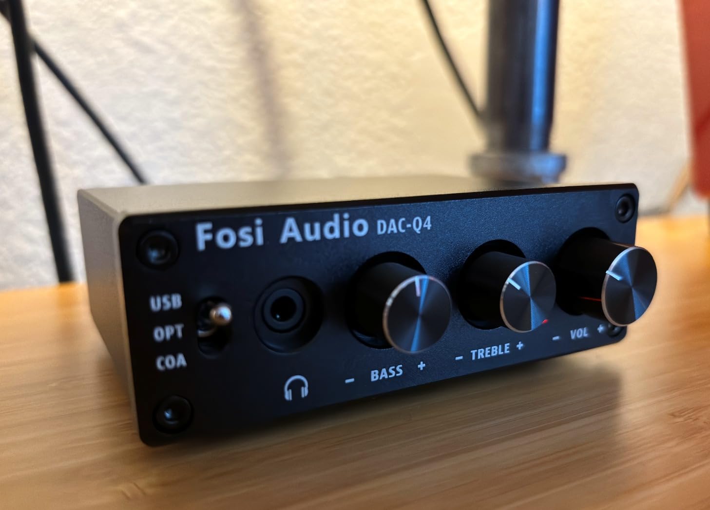 Fosi Audio Q4 DAC Headphone Amp for PC, Desktop Digital to Analog Audio Converter for Home Stereo Amplifier and Powered Speakers, PC-USB/Optical/Coaxial Inputs, 3.5mm Headphone/RCA Outputs customer photo 1
