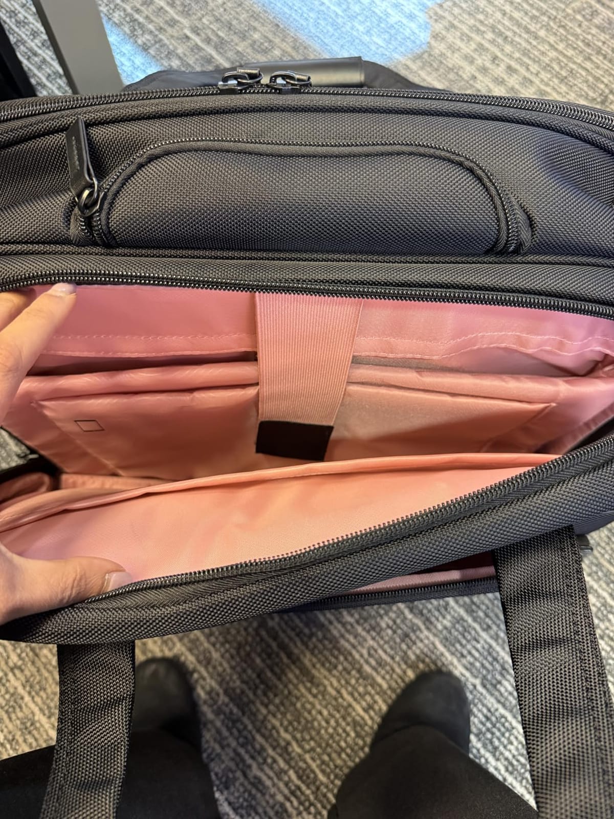 Kensington Contour 2.0 Laptop Rolling Bag, Briefcase, Laptop Spinner, Laptop Roller Bag wheeled,15.6”, Water Resistant, Black (K60380WW) customer photo 2