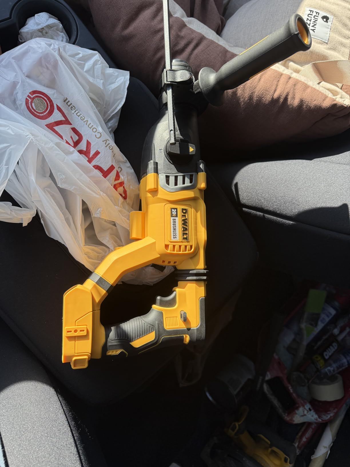 DEWALT 20V MAX Rotary Hammer, SDS Plus, 1-1/8-Inch, Tool Only (DCH263B) customer photo 2