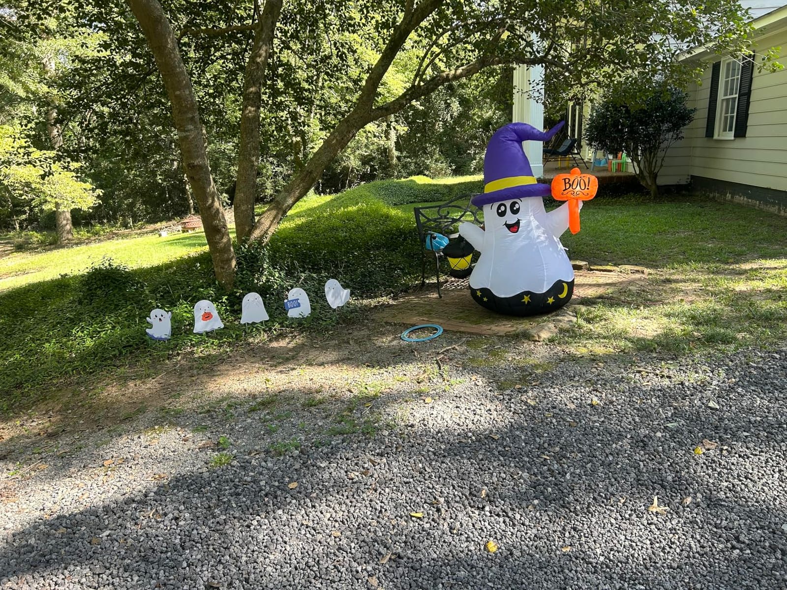 GOOSH 5 FT Halloween Inflatables Ghost Outdoor Decorations Blow Up Yard Cute Wizard Ghost with Hand-Held Light with Built-in LEDs for Garden Lawn Indoor Party Decor customer photo 1