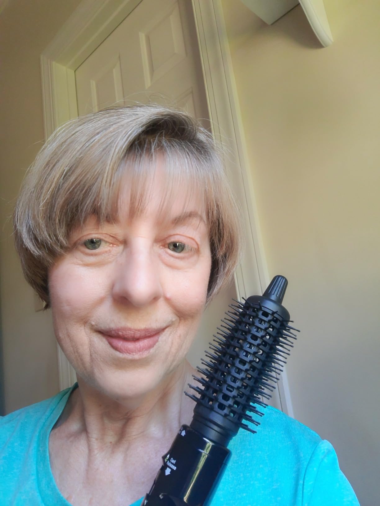 Hot Tools Pro Artist Hot Air Styling Brush | Style, Curl and Touch Ups (1”) Black customer photo 2