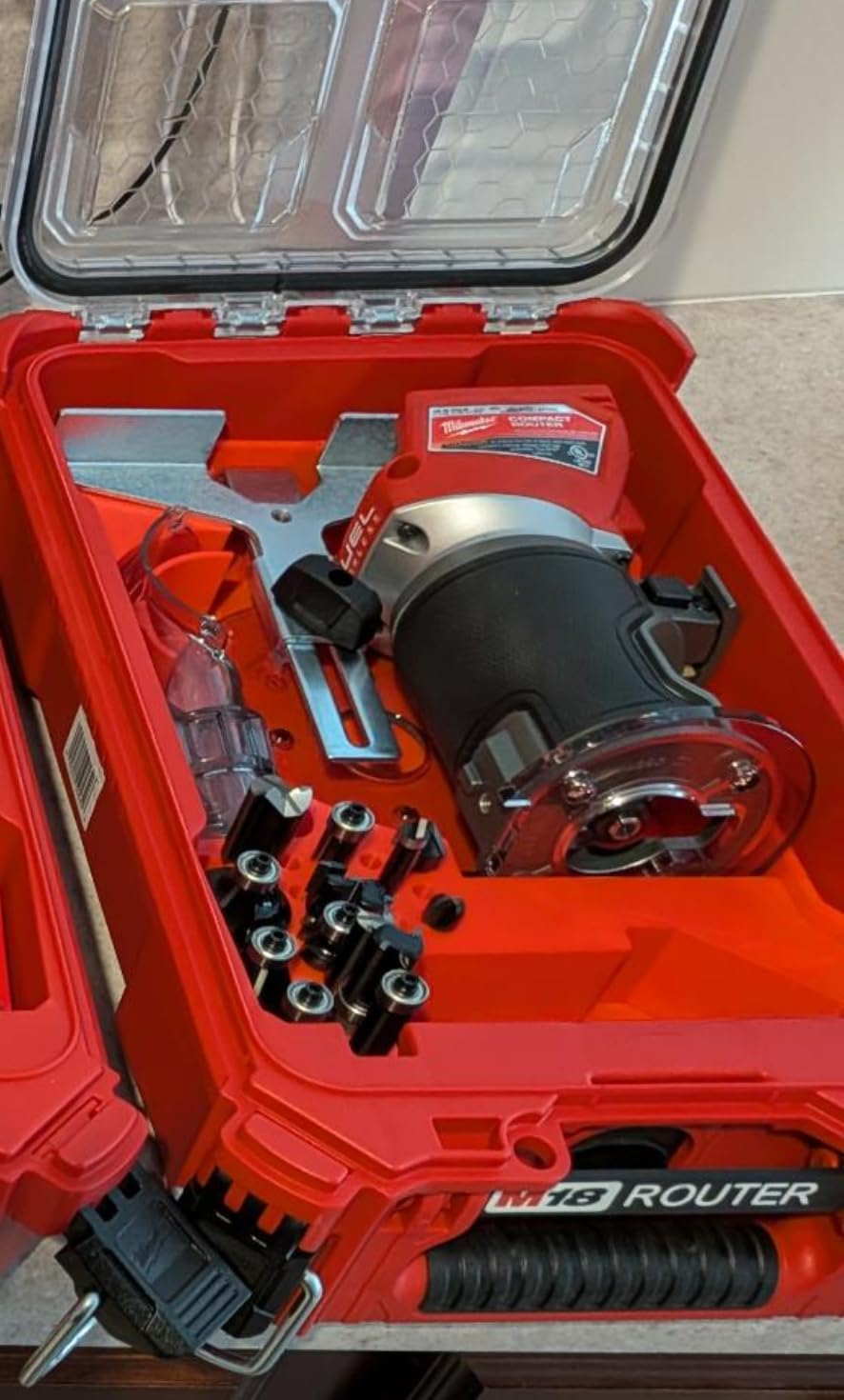 Milwaukee M18 Cordless Compact Router, 18.0 Voltage customer photo 2