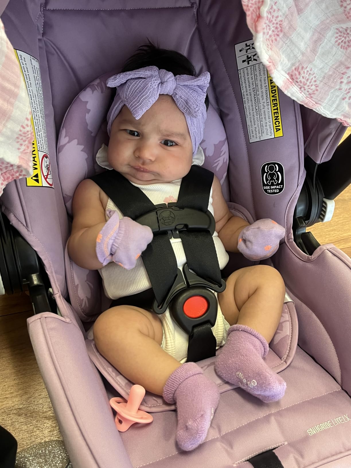 Graco SnugRide Lite LX Infant Car Seat, Lightweight Rear-Facing Seat for Babies 4-30 lb, 4-Position Adjustable Base, Latch Installation & ProtectPlus Engineered, Studio customer photo 2
