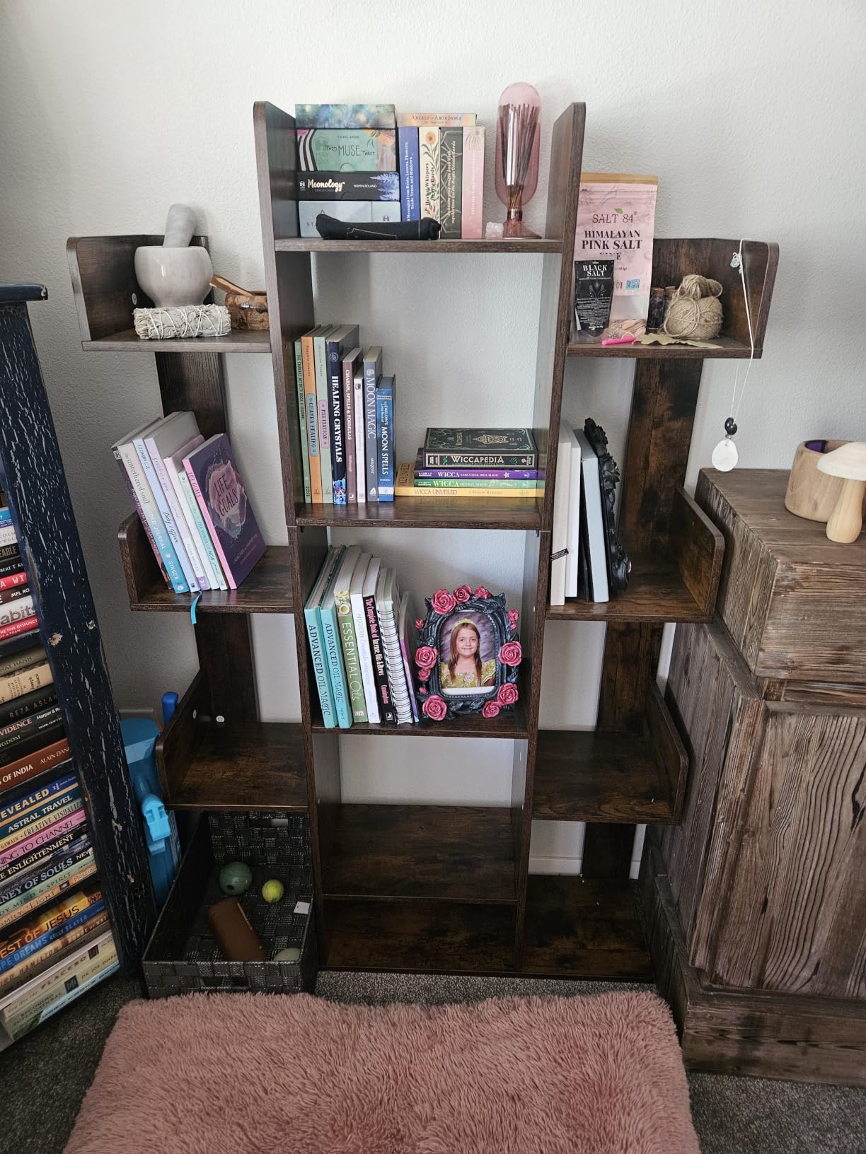 VASAGLE Wooden Bookcase, Display Shelf and Room Divider, Freestanding Decorative Storage Shelving, 5-Tier Bookshelf, White customer photo 1