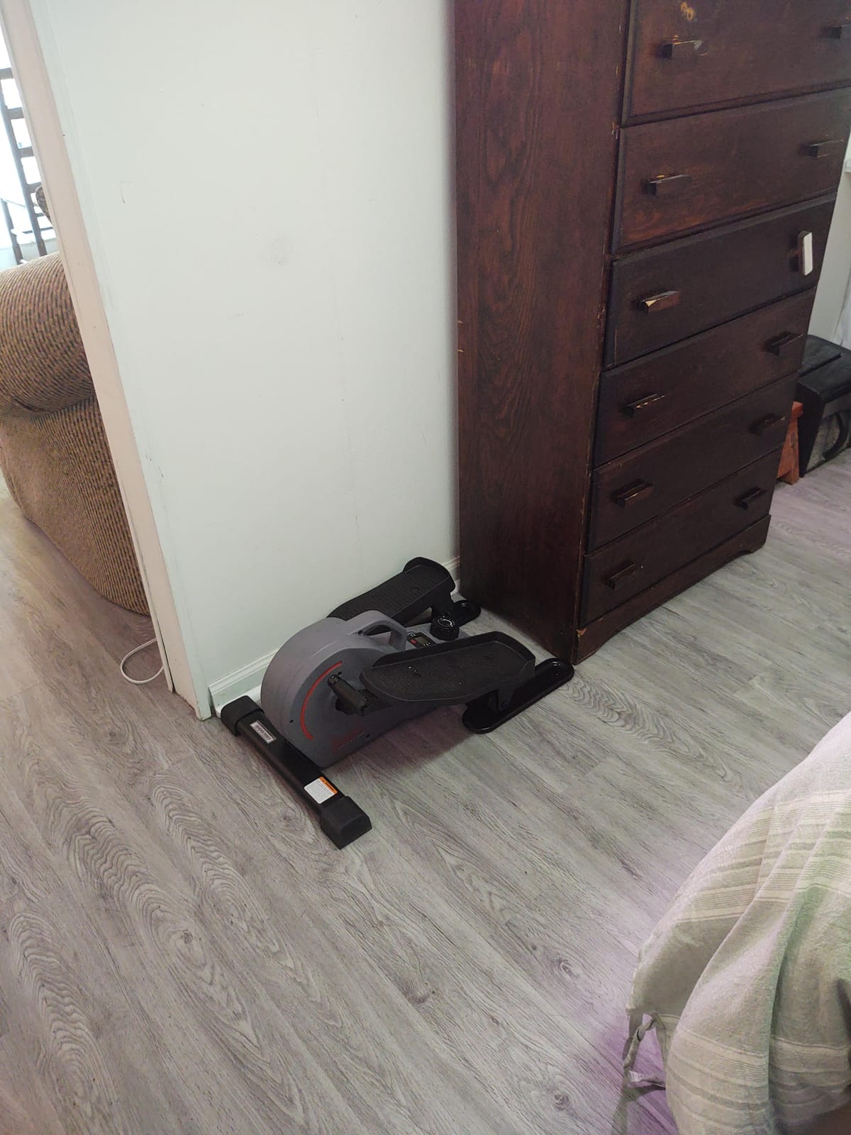 Sunny Health & Fitness Sitting or Standing Under Desk Elliptical Exerciser customer photo 1