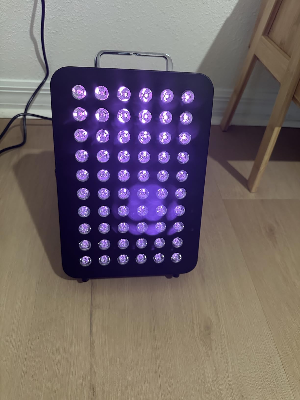 BestQool BQ60 Red Light Therapy Panel, 660nm Red & 850nm Infrared Light, 105W, 3 Modes for Face and Body, Adjustable Stand for Home Use customer photo 2