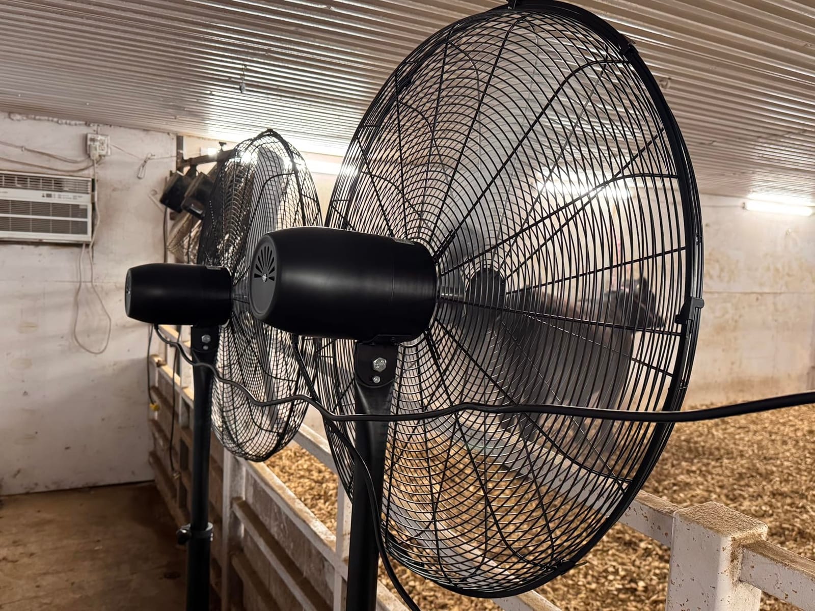 Tornado 8850 CFM 30 Inch Pedestal Fan Non-Oscillating High Velocity Fan Stationary, 3 Speed 10 FT Cord Metal, Commercial, Industrial Use, UL Safety Listed customer photo 1