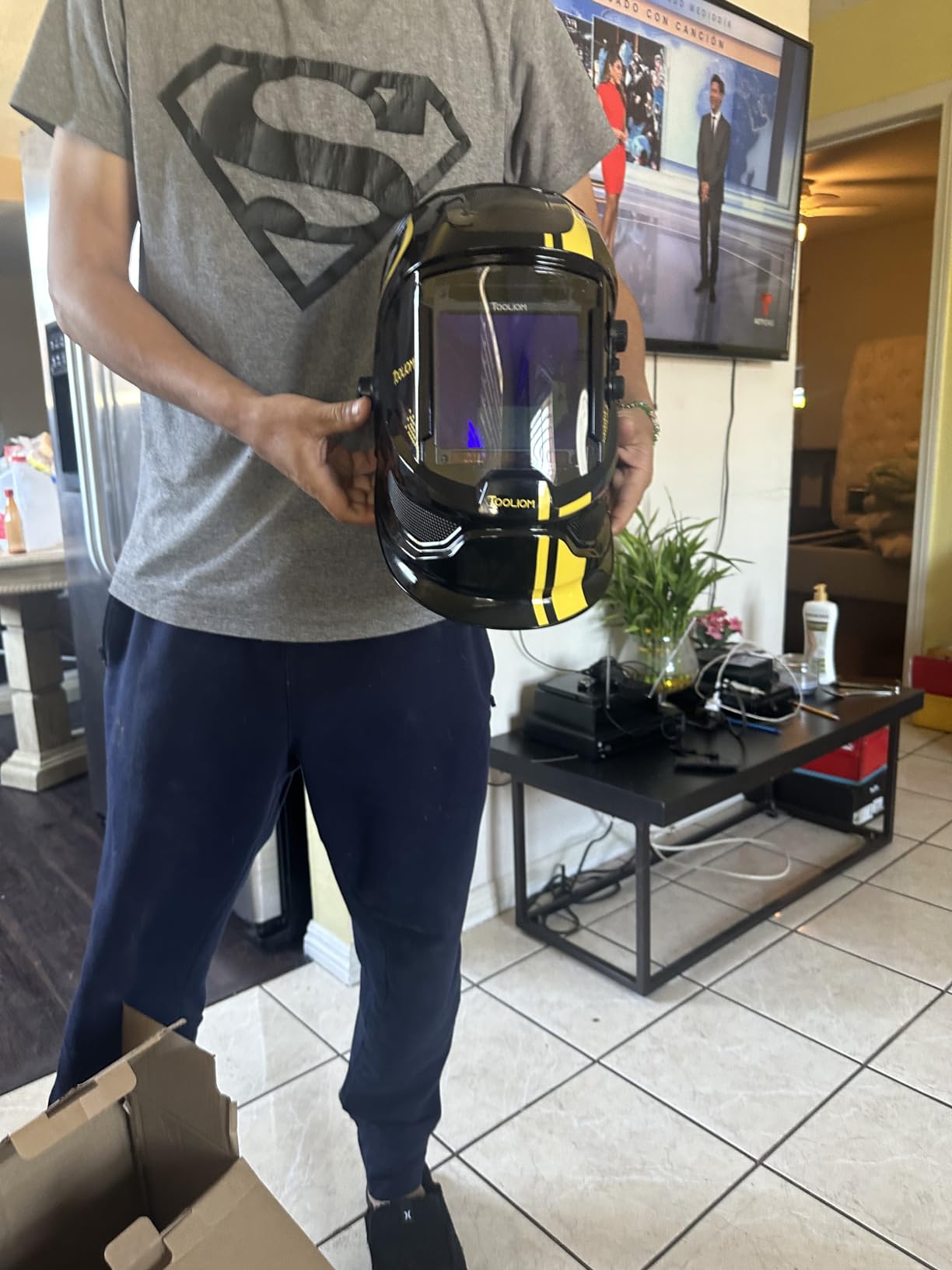 TOOLIOM True Color Auto Darkening Welding Helmet with Large View customer photo 1