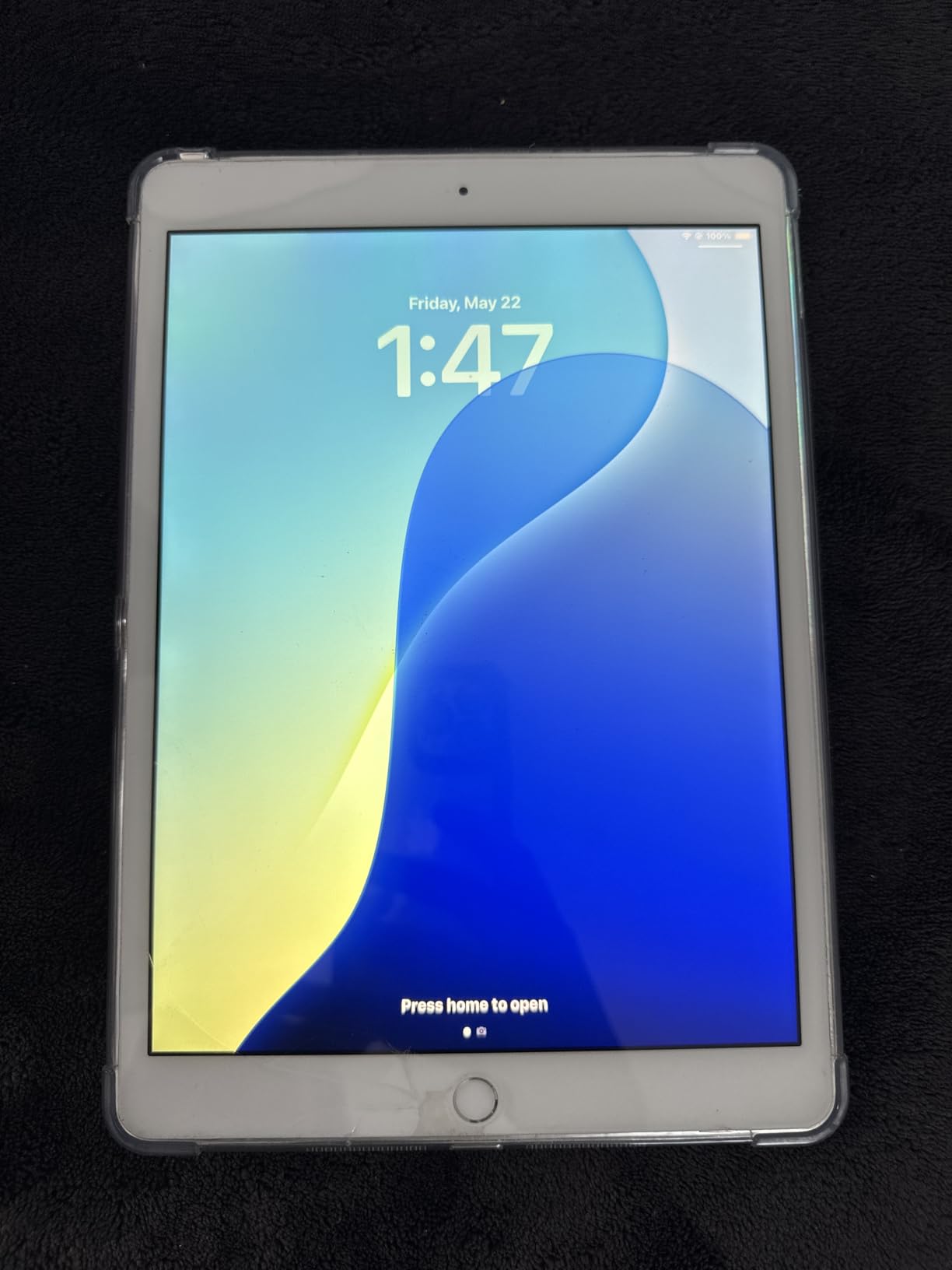 Apple iPad, 10.2-Inch, Wi-Fi, 32GB, Space Gray (Renewed) customer photo 1