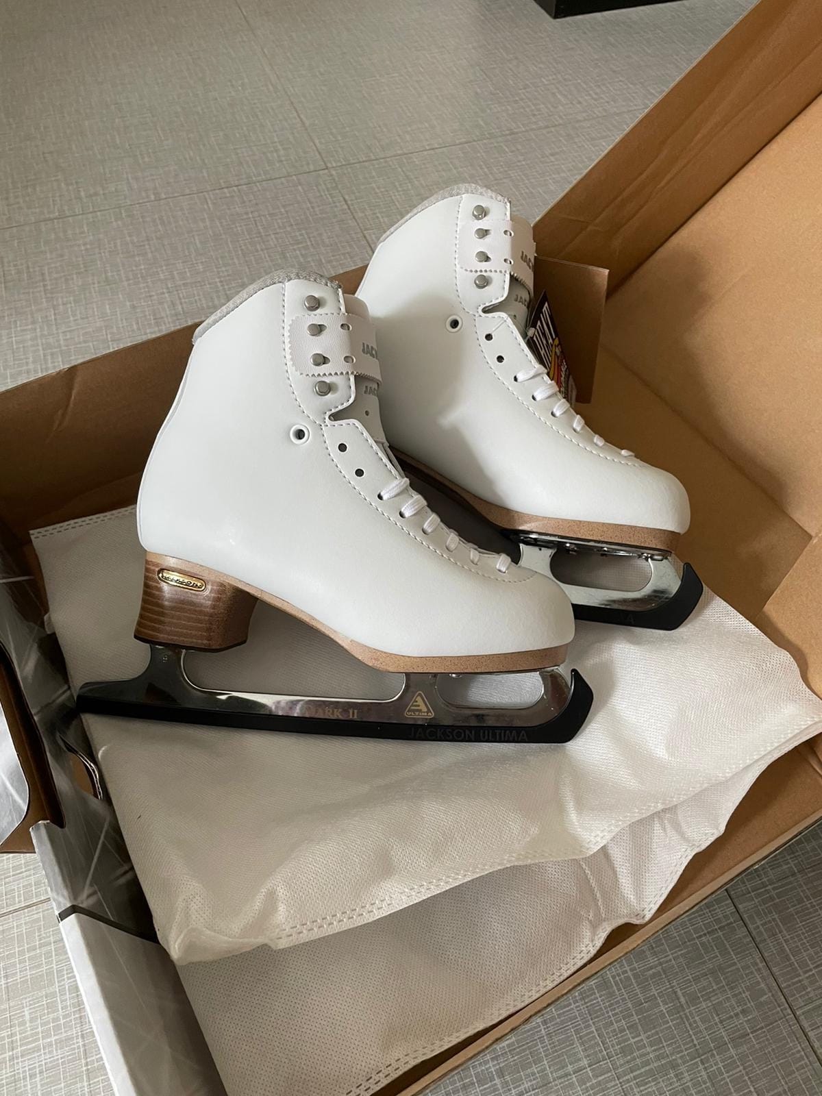 Jackson Ultima Fusion Elle, Evo, Freestyle, Premiere Figure Ice Skates for Women, Men, Girls and Boys customer photo 1