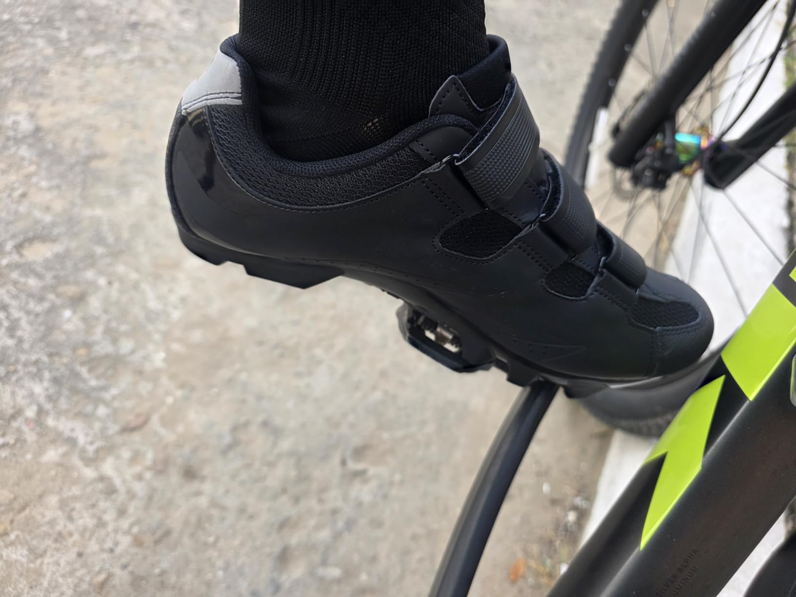 Tommaso Montagna Men's Mountain Bike Shoes for SPD Pedals - Gravel & Trail Cycling Shoes - Compatible with SPD Cleats - No Cleats Included customer photo 2