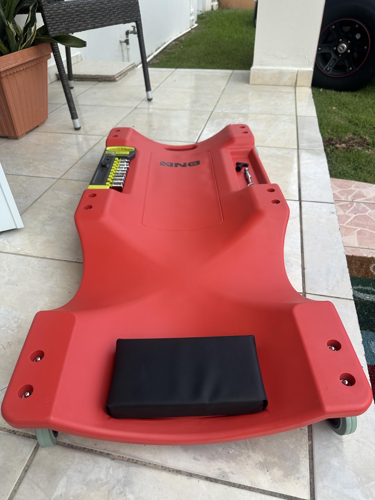 DNA MOTORING 40 Inch Mechanic Creeper, Blow Molded Low Profile Rolling Garage Creeper, w/Padded Headrest, Dual Tool Trays, 350lbs Capacity, Red, TOOLS-00005 customer photo 2