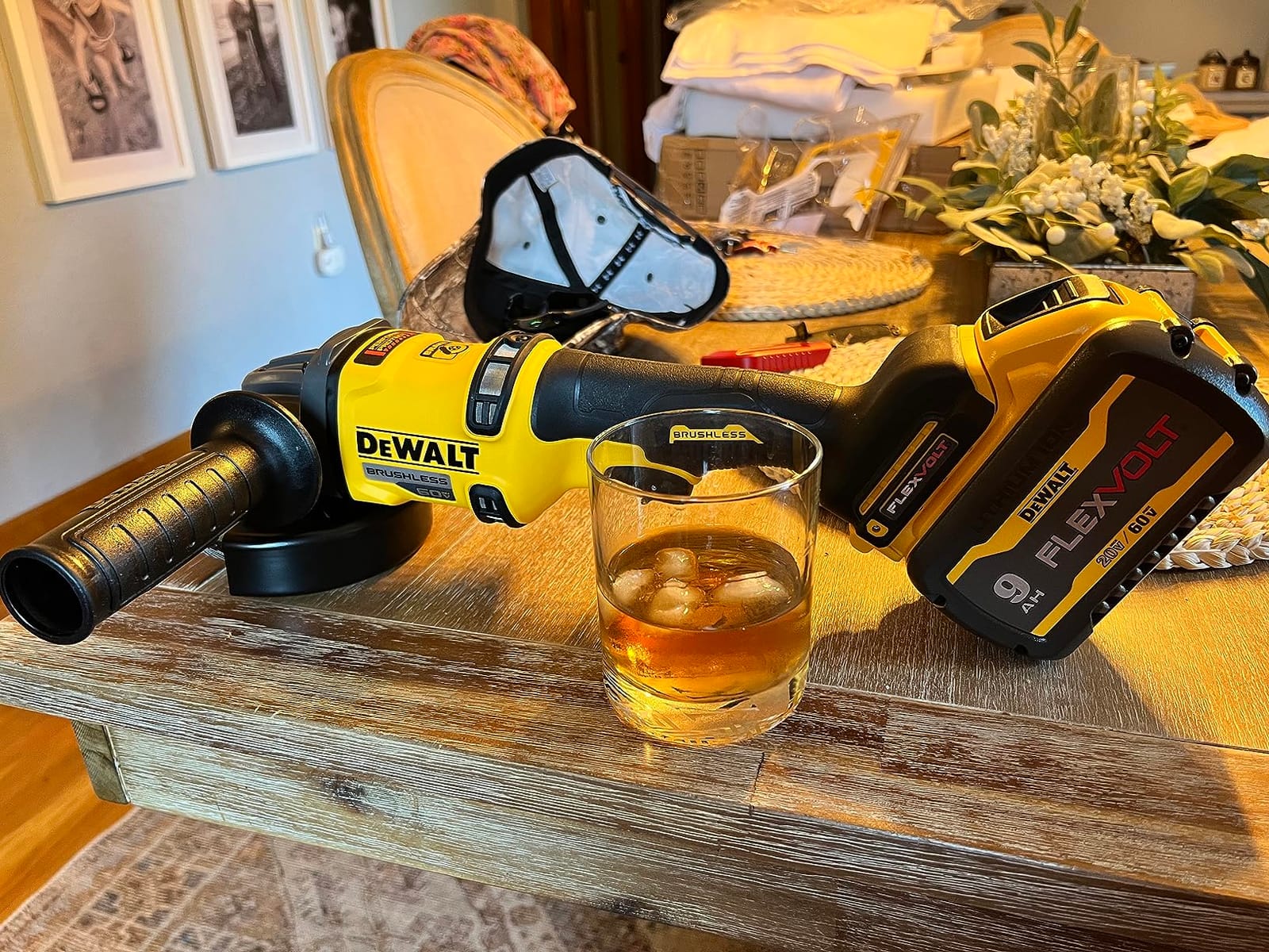 DEWALT FLEXVOLT 60V MAX* Angle Grinder with Kickback Brake, 4-1/2-Inch to 6-Inch, Tool Only (DCG418B) customer photo 1