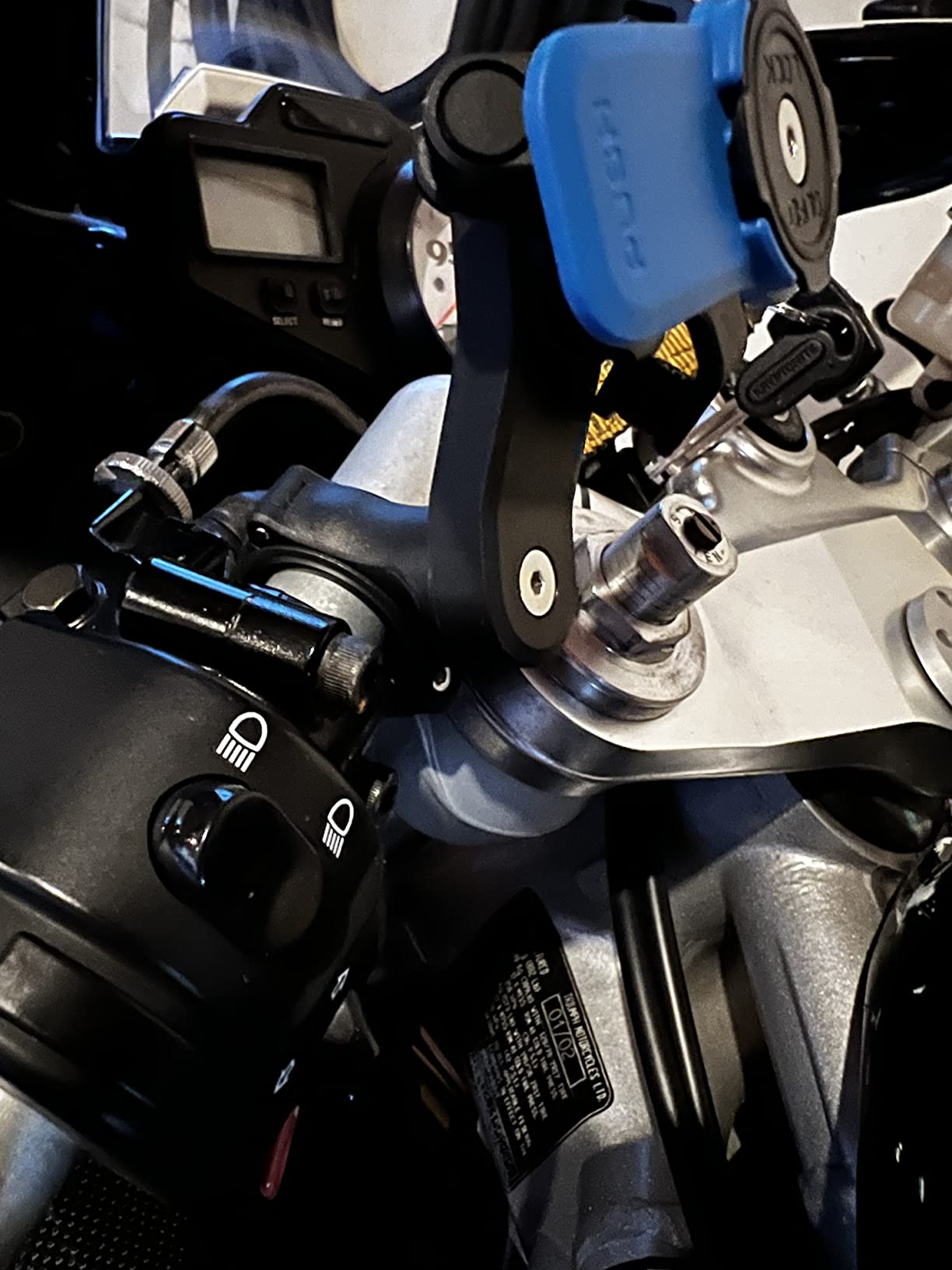 Quad Lock Motorcycle Handlebar Phone Mount for iPhone, Galaxy Pixel and Universal Adapters customer photo 1