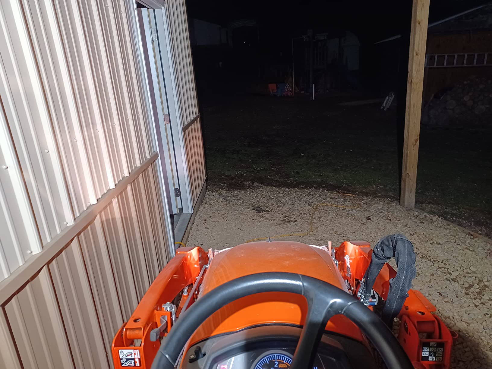 DEWALT 12V/20V MAX LED Work Light, Compact with 360 Degree Rotating Handle, 2000 Lumens of Brightness, Cordless, Bare Tool Only (DCL077B) customer photo 1