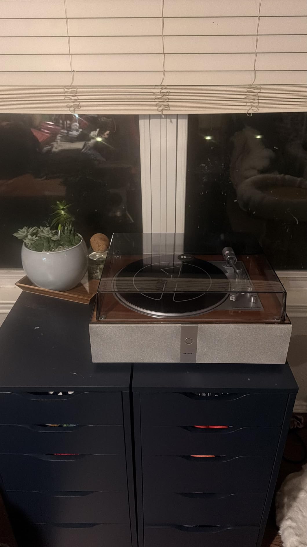 1 BY ONE Fully Automatic Record Player, All-in-One Vinyl Turntable customer photo 2