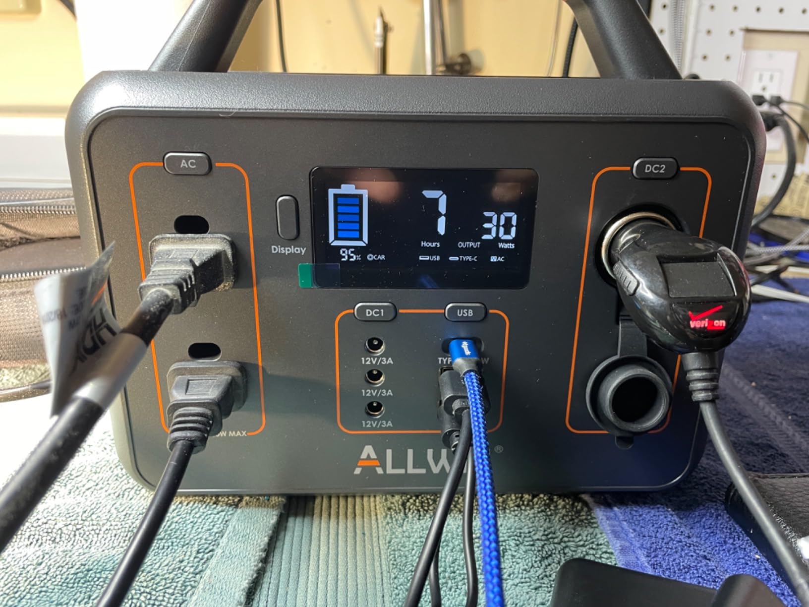 ALLWEI Portable Power Station 300W, 256Wh Solar Generator LiFePO4 Battery, Pure Sine Wave AC Outlet, PD 60W Fast Charging, MPPT & BMS Protection, Compact for Camping Outdoor Home Backup customer photo 1