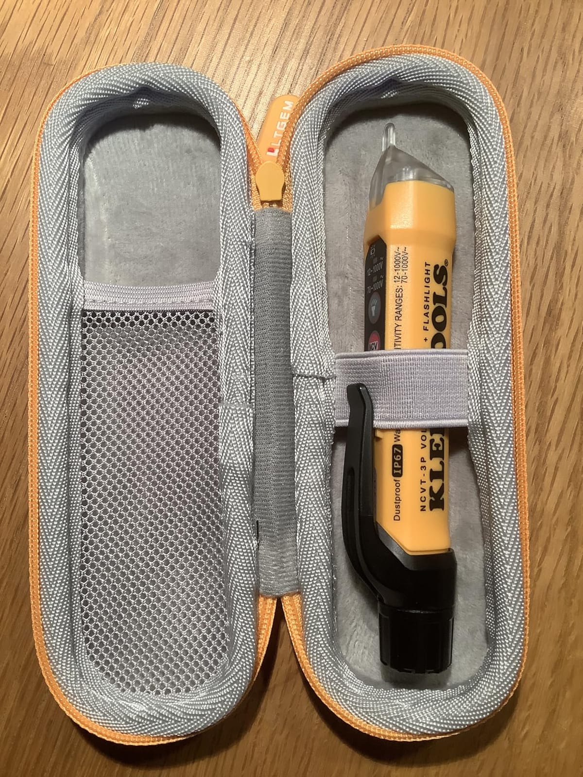 Klein Tools NCVT3P Dual Range Non Contact Voltage Tester, 12 - 1000V AC Pen, Flashlight, Audible and Flashing LED Alarms, Pocket Clip customer photo 2